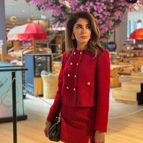 ZARA Tweed Mini Skirt Red Slit With Belt Loops Womenâs US XS EUC Textured Fabric - Picture 5 of 15